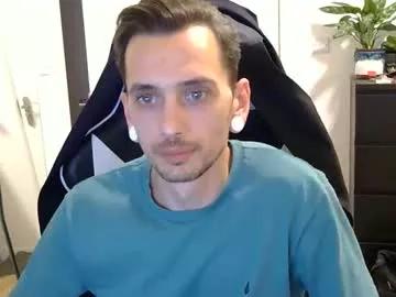 2323gary from Chaturbate