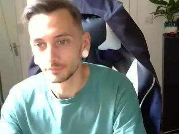 2323gary from Chaturbate