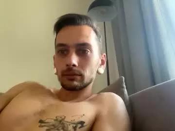 2323gary from Chaturbate
