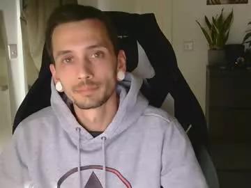 2323gary from Chaturbate