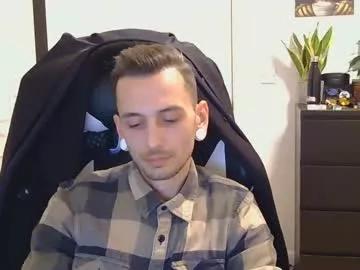 2323gary from Chaturbate