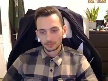 2323gary from Chaturbate