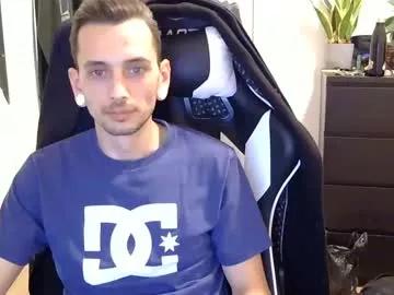 2323gary from Chaturbate