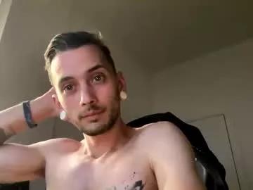 2323gary from Chaturbate