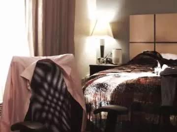 _toofunnysluts_ from Chaturbate