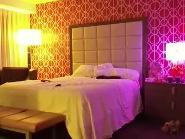 _toofunnysluts_ from Chaturbate
