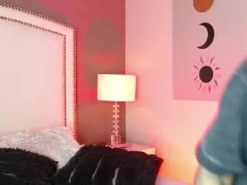 aa_lunit from Chaturbate