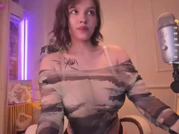 adalyn_glow from Chaturbate