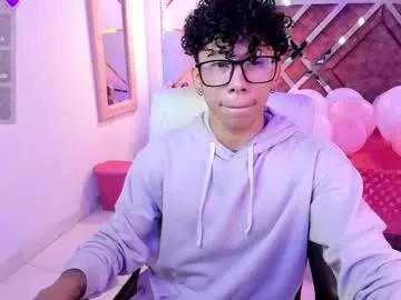 akazaboy from Chaturbate