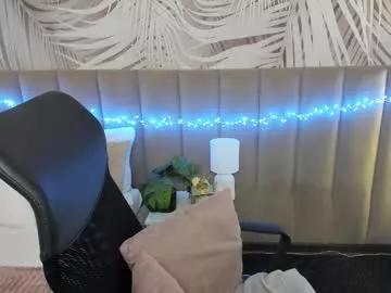 alli_zi from Chaturbate