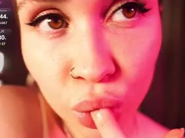 alma_yammy from Chaturbate
