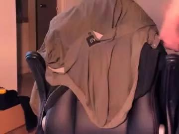amandaxxx_10 from Chaturbate
