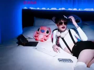 anaisvelvet2025 from Chaturbate
