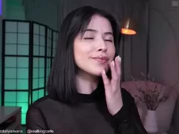 anniehillofficial_ from Chaturbate