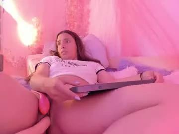 apple_of_pleasure from Chaturbate