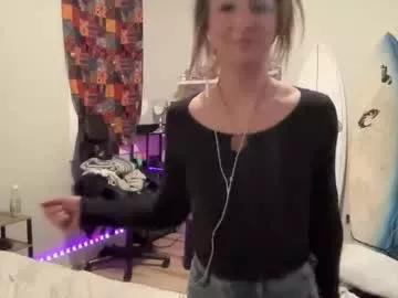 ariicutekitty from Chaturbate