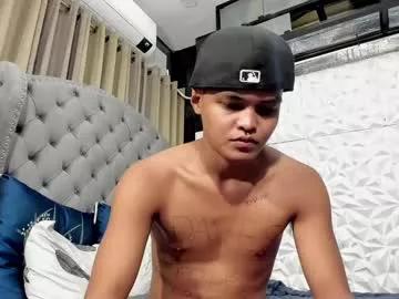 asianhugescott from Chaturbate