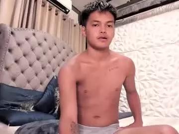 asianhugescott from Chaturbate