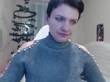 avasaturnian from Chaturbate