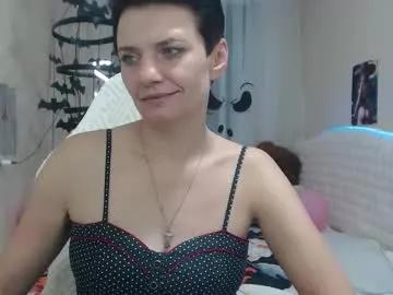 avasaturnian from Chaturbate
