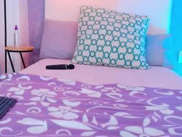 azaria_w from Chaturbate