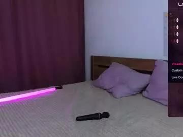b_e_l_l_a__t_r_i_x from Chaturbate