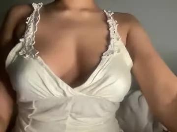 barbiebeautiful8 from Chaturbate