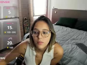 bella_blue_ from Chaturbate