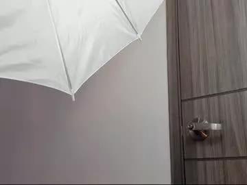 bella_hadid1_ from Chaturbate