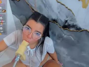 bella_snowhite from Chaturbate