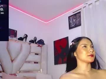 bella_woodss from Chaturbate