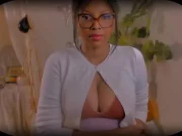bellablakes18 from Chaturbate