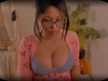 bellablakes18 from Chaturbate