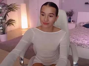 bellla_haddid from Chaturbate