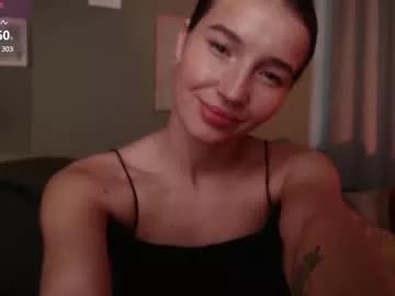 bellla_haddid from Chaturbate