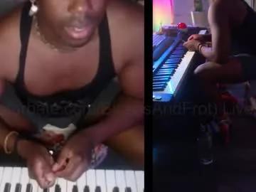 Photos of bicepsandfrot from Chaturbate is Freechat