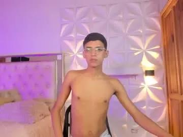billy_jamees from Chaturbate