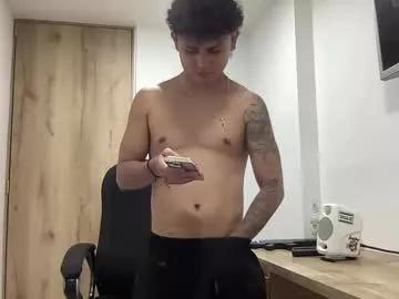bob_pettersonn from Chaturbate