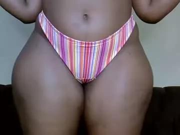 bootieshakess from Chaturbate