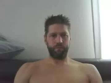 bubblebee1982 from Chaturbate