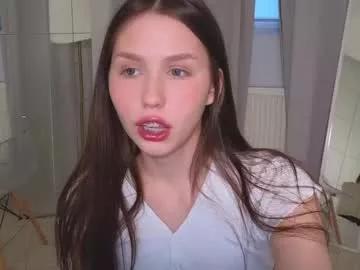bumblebeee__ from Chaturbate