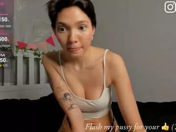 bzzzme from Chaturbate