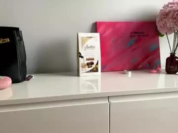 Darklunaa18 webcams show profile image 