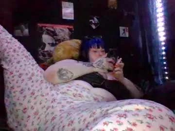 deaddolloxo from Chaturbate