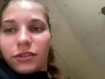 deepthroatqueen33 from Chaturbate