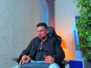 dennis_cox_ from Chaturbate