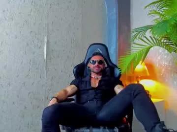 dennis_cox_ from Chaturbate