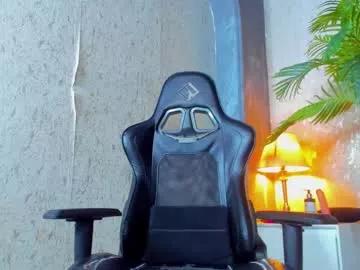 dennis_cox_ from Chaturbate