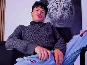 dimitrideluxe from Chaturbate