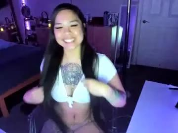 dolllface from Chaturbate
